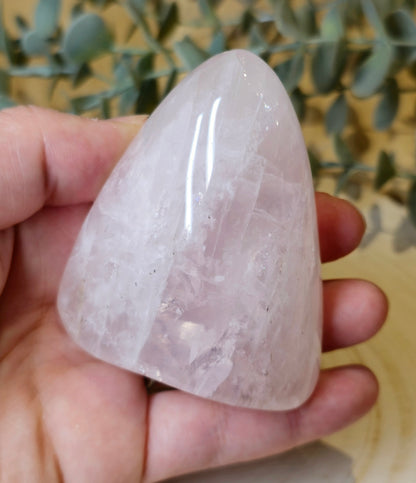 Freeform Quartz rose polie