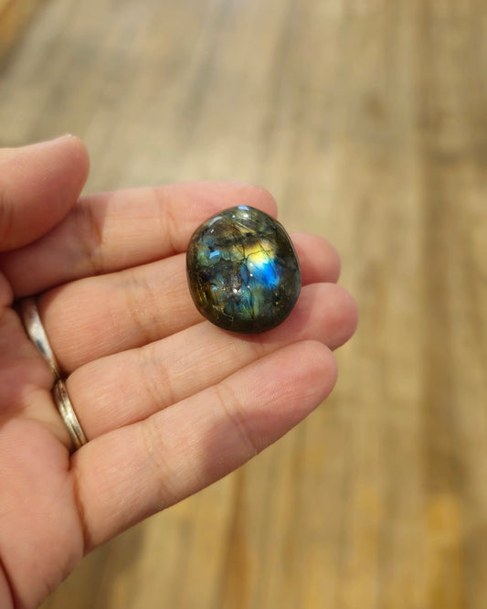 Pierre de paume en Labradorite