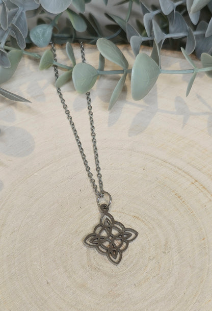 Collier Noeud de sorcière petit