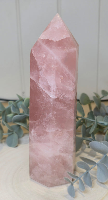 Pointe en Quartz rose de Madagascar