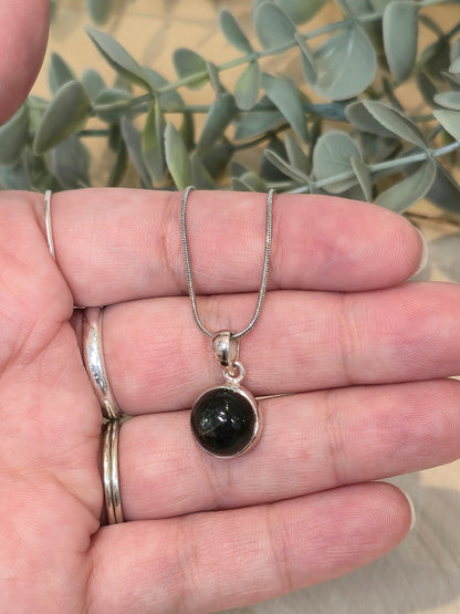 Collier Black star (Sapphire étoilé noir)