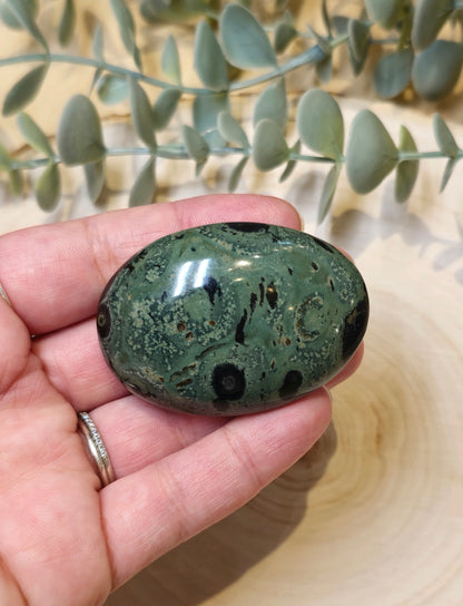 Pierre de paume en Jaspe Kambaba