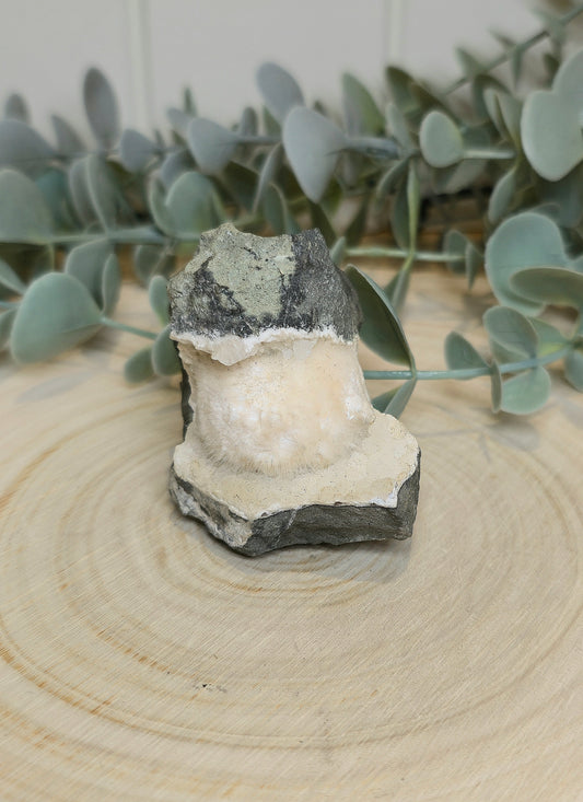 Okenite brute de l’Inde