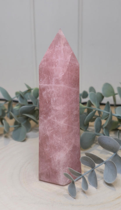Pointe en Quartz rose de Madagascar