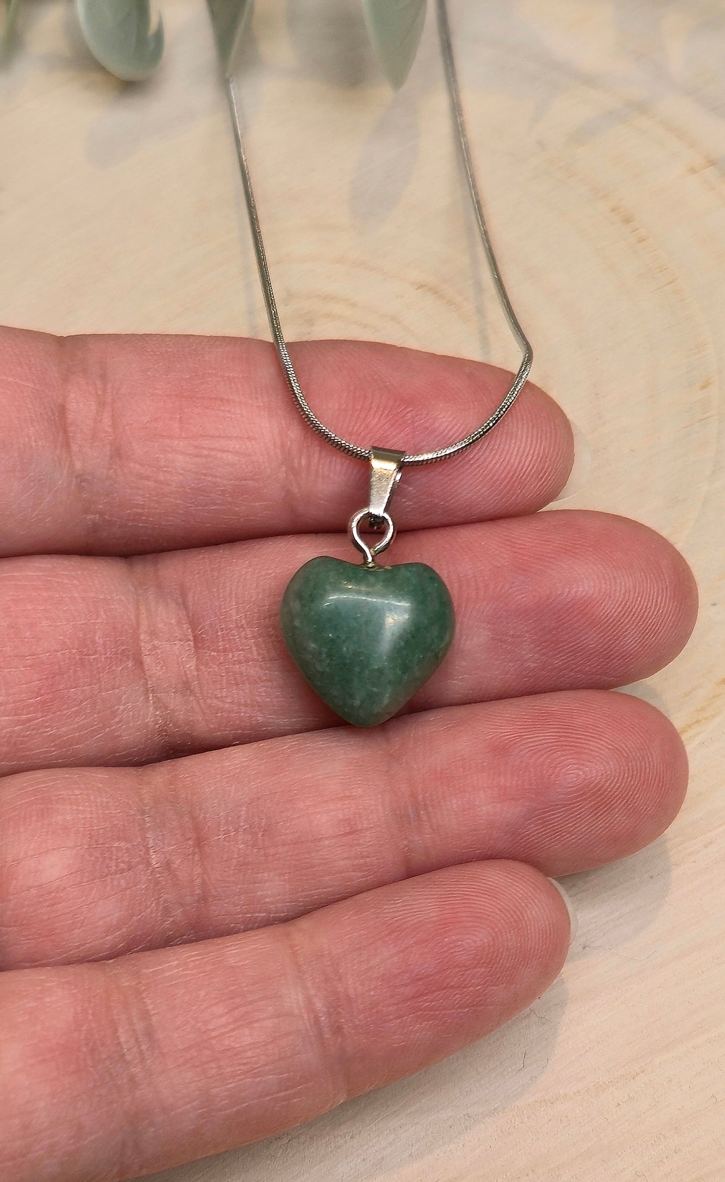 Collier en mini coeur en Aventurine verte