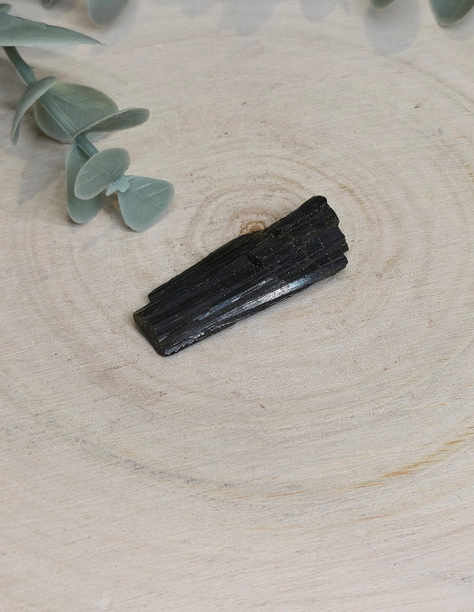 Tourmaline verte brute