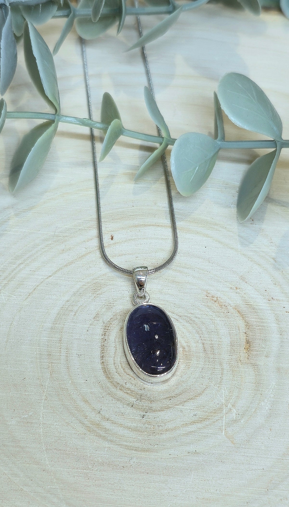 Collier Iolite