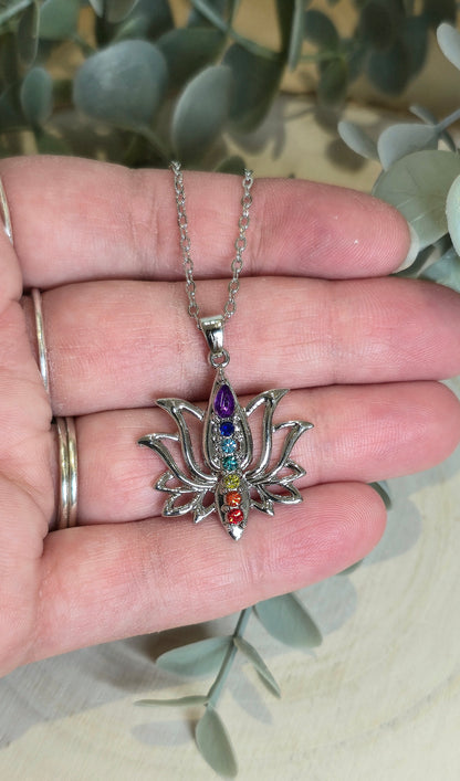 Collier Lotus chakras