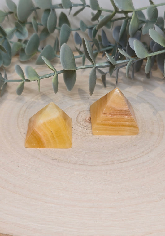 Pyramide Calcite orange