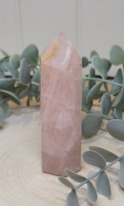 Pointe en Quartz rose de Madagascar