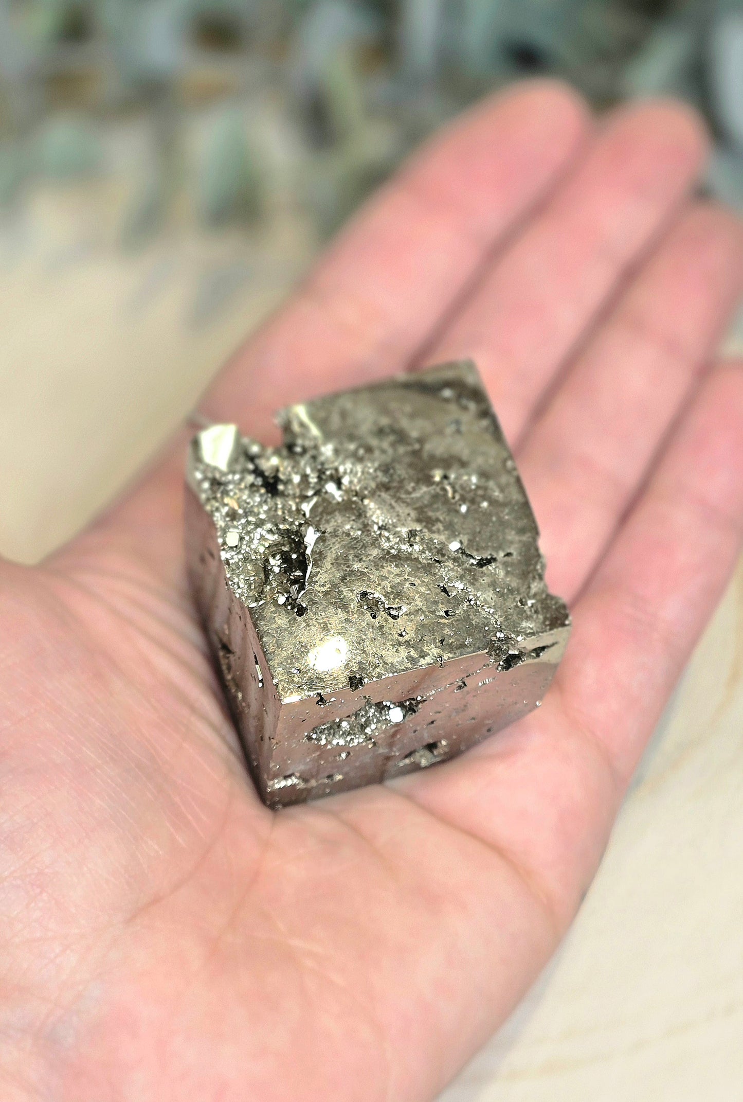 Cube flottant de Pyrite du Pérou
