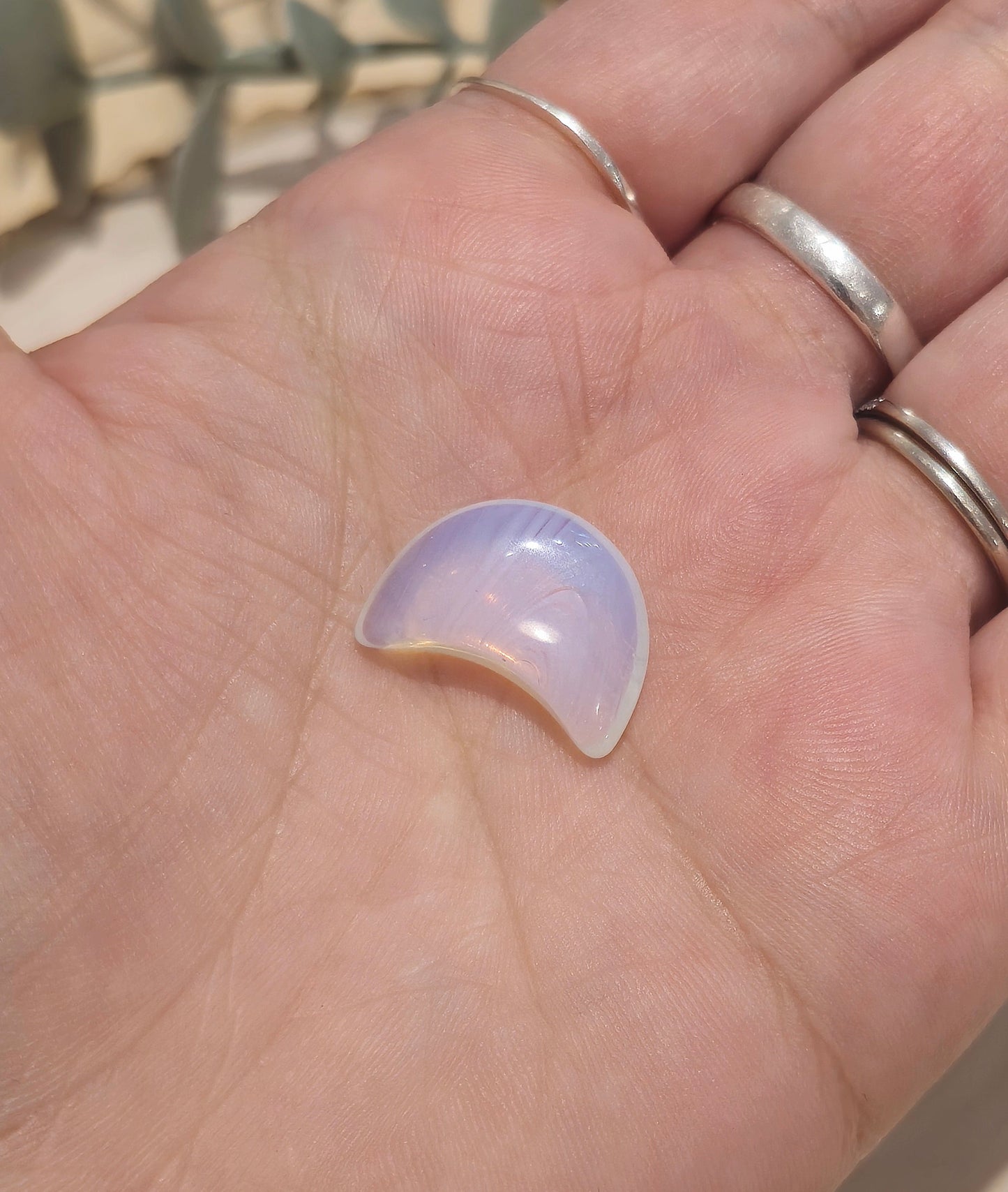 Lune Opalite (manmade)