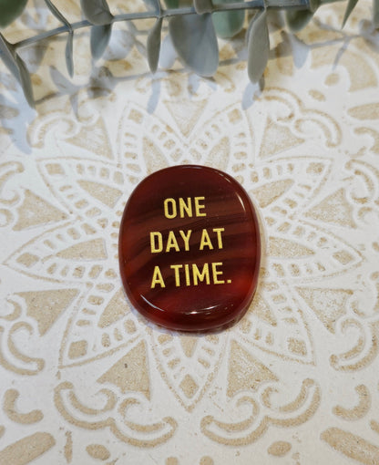 Pierre de paume mince Cornaline - One Day at a Time