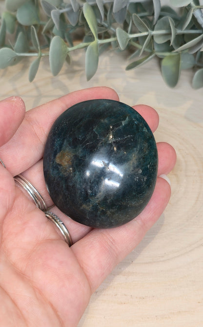 Pierre de paume en Apatite bleue