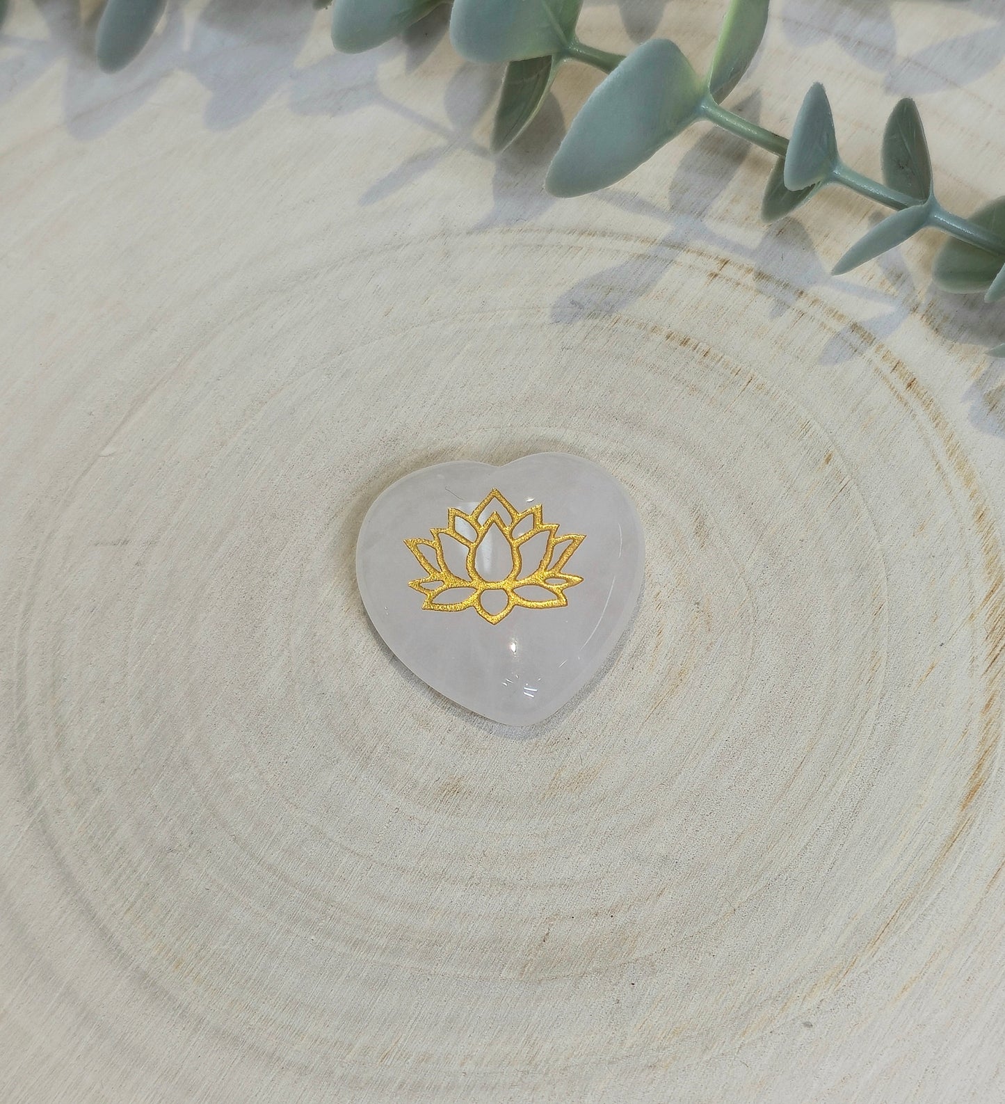 Coeur en Quartz clair avec lotus