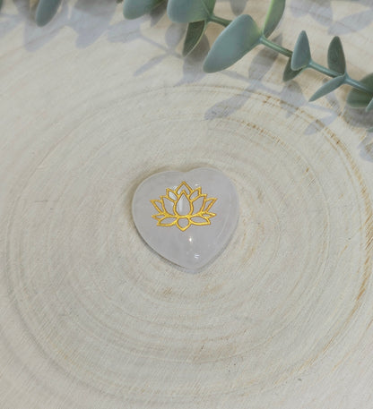 Coeur en Quartz clair avec lotus