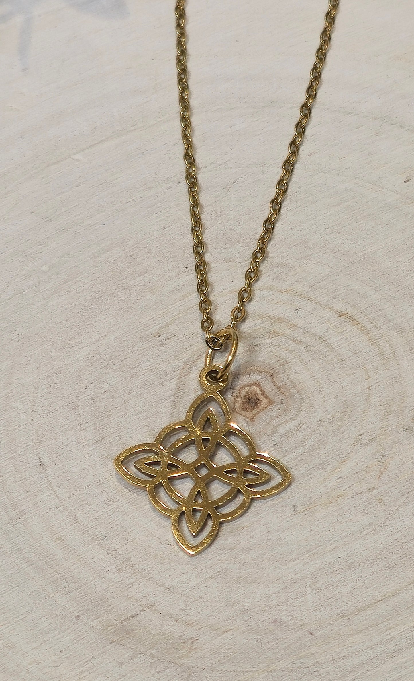 Collier Noeud de sorcière petit gold