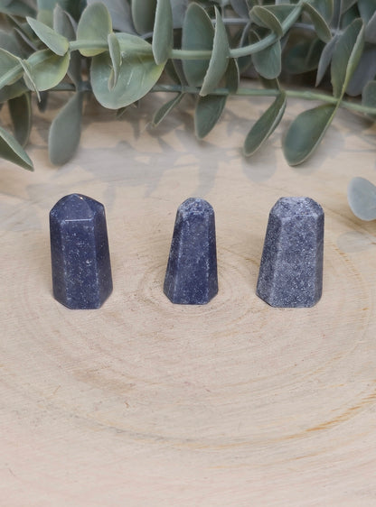 Petite Pointe en Quartz bleu