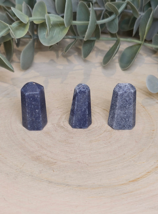 Petite Pointe en Quartz bleu