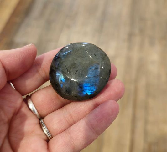 Pierre de paume en Labradorite