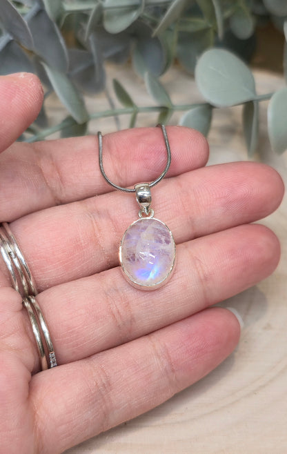 Collier Pierre de lune ovale