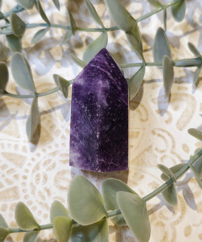 Pointe en Lépidolite