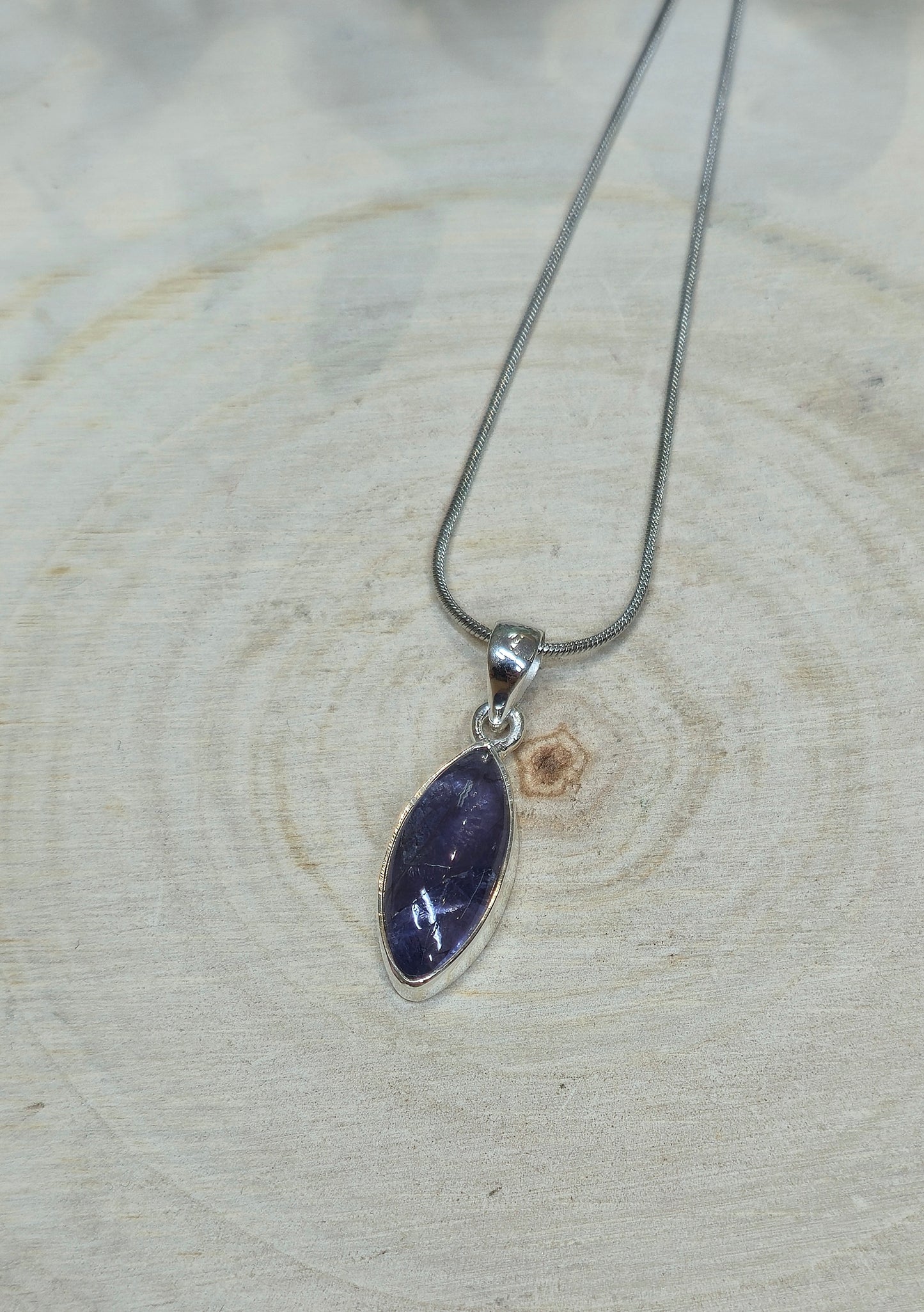 Collier Iolite