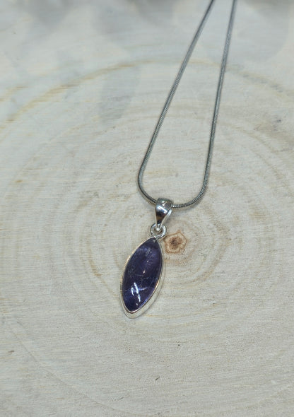 Collier Iolite