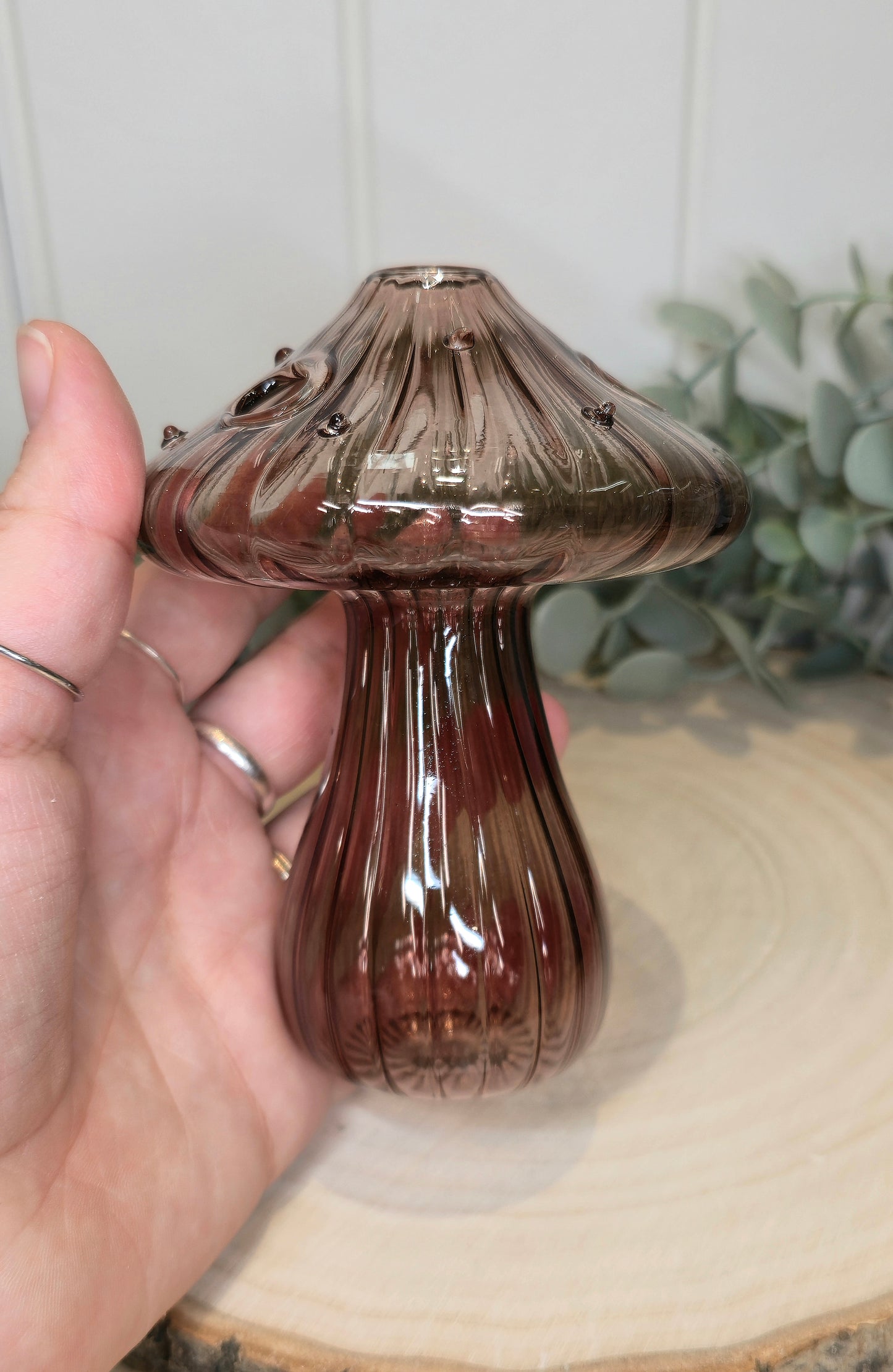 Vase champignon brun pointu