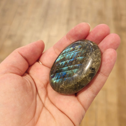 Pierre de paume en Labradorite
