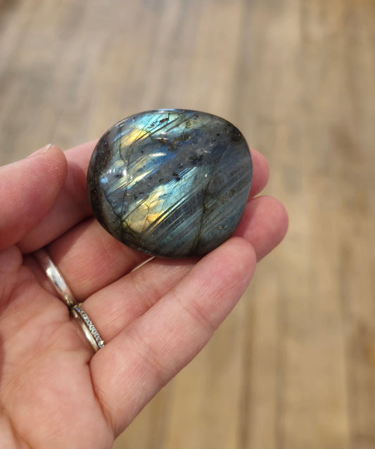 Pierre de paume en Labradorite