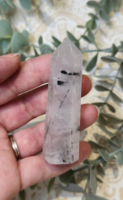 Pointe Quartz tourmaline