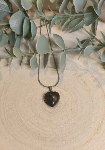 Collier en mini coeur en Jaspe sang