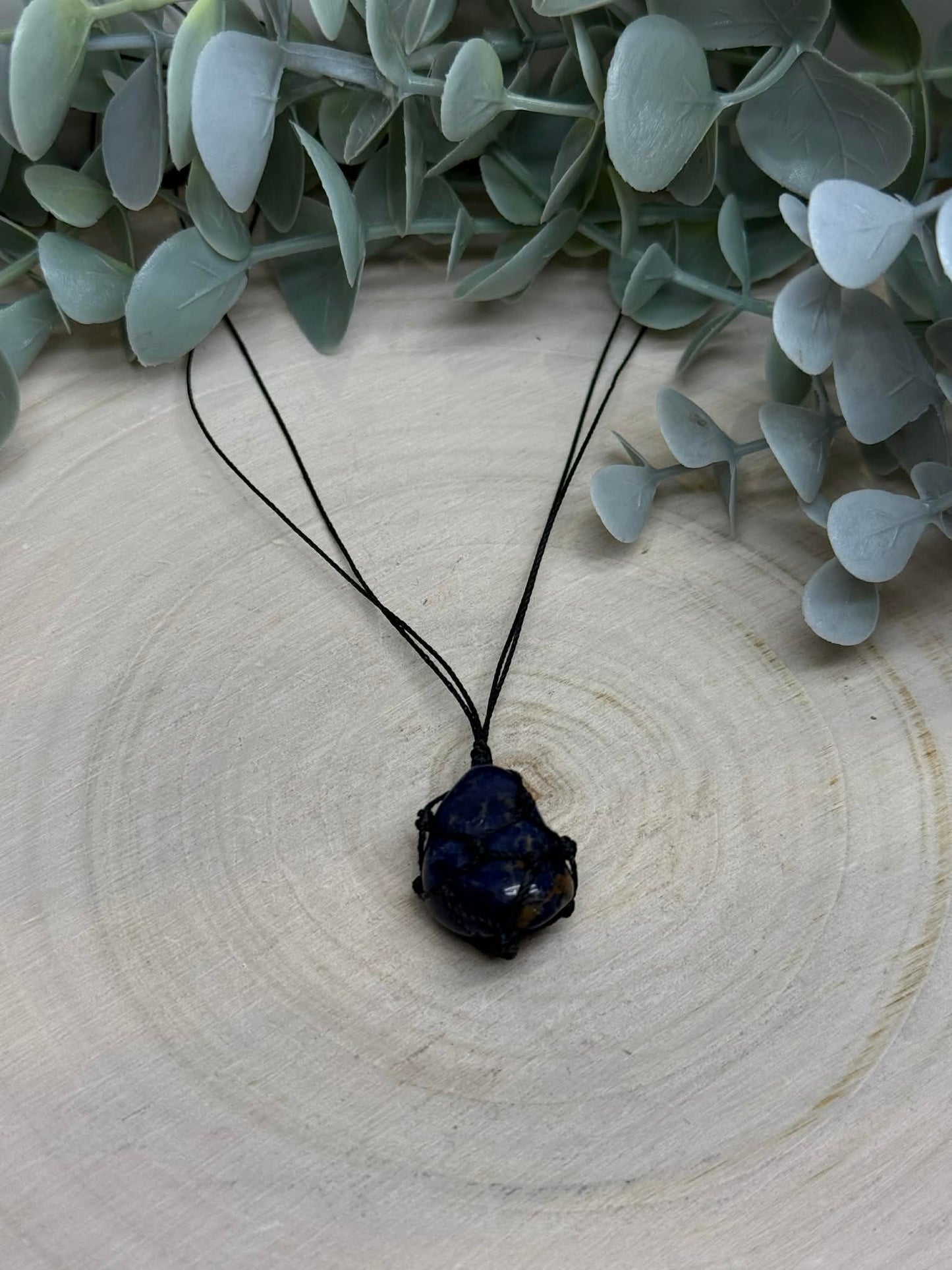 Collier porte-pierre en macramé BeDesign Création