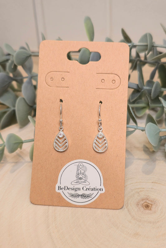 Boucles d'oreilles feuille pendante Pierre de lune