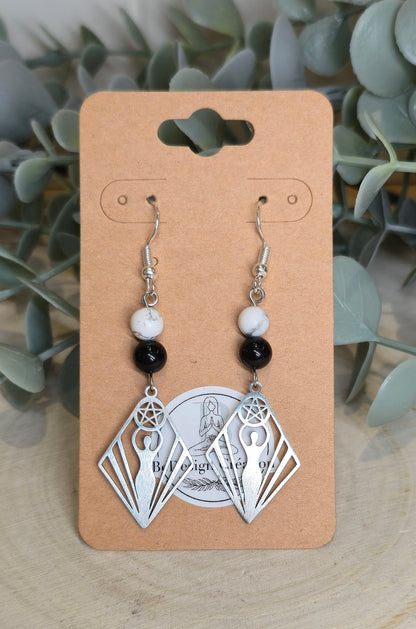 Boucles d’oreilles Déesse Pentacle avec Howlite et Tourmaline