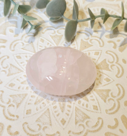 Pierre de paume en Calcite rose