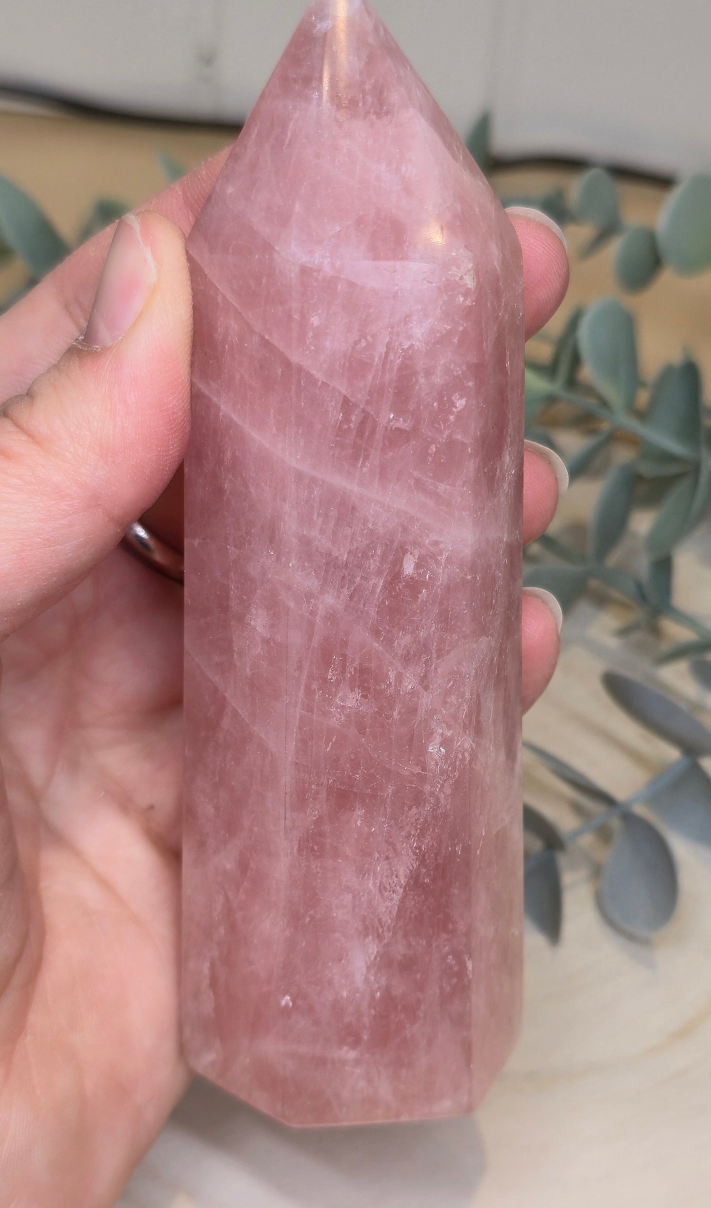Pointe en Quartz rose de Madagascar