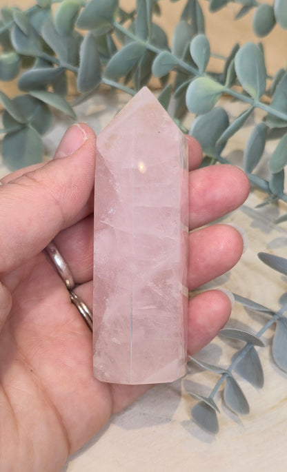 Pointe en Quartz rose de Madagascar