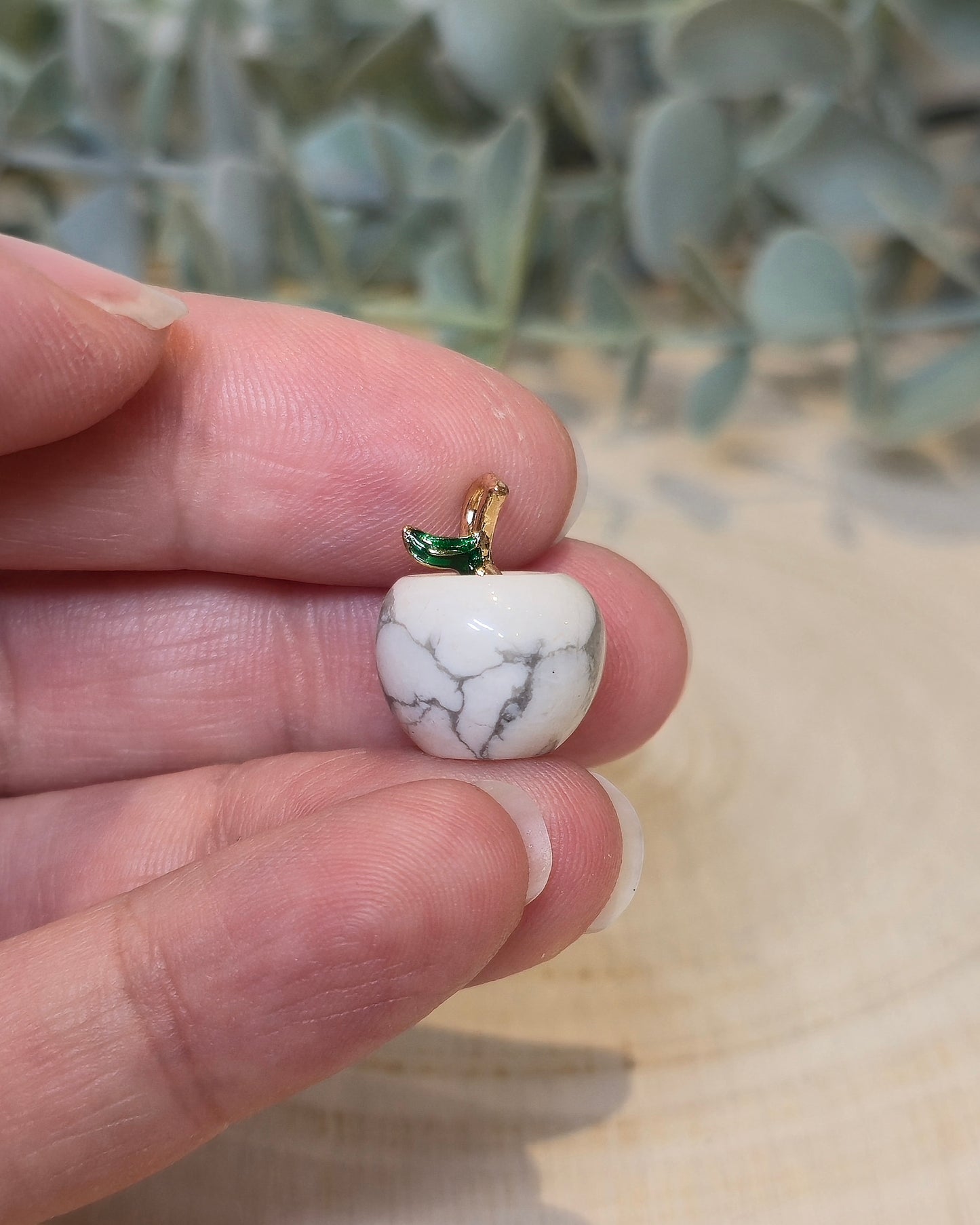 Mini Pomme Howlite