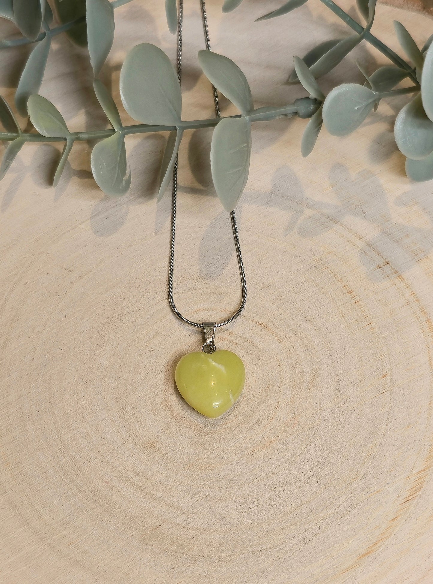 Collier en mini coeur en Jade Citron