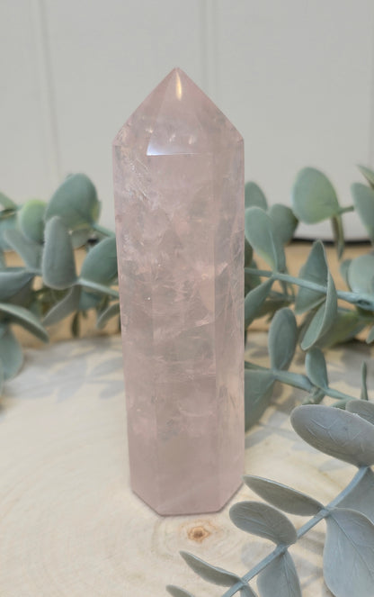 Pointe en Quartz rose de Madagascar