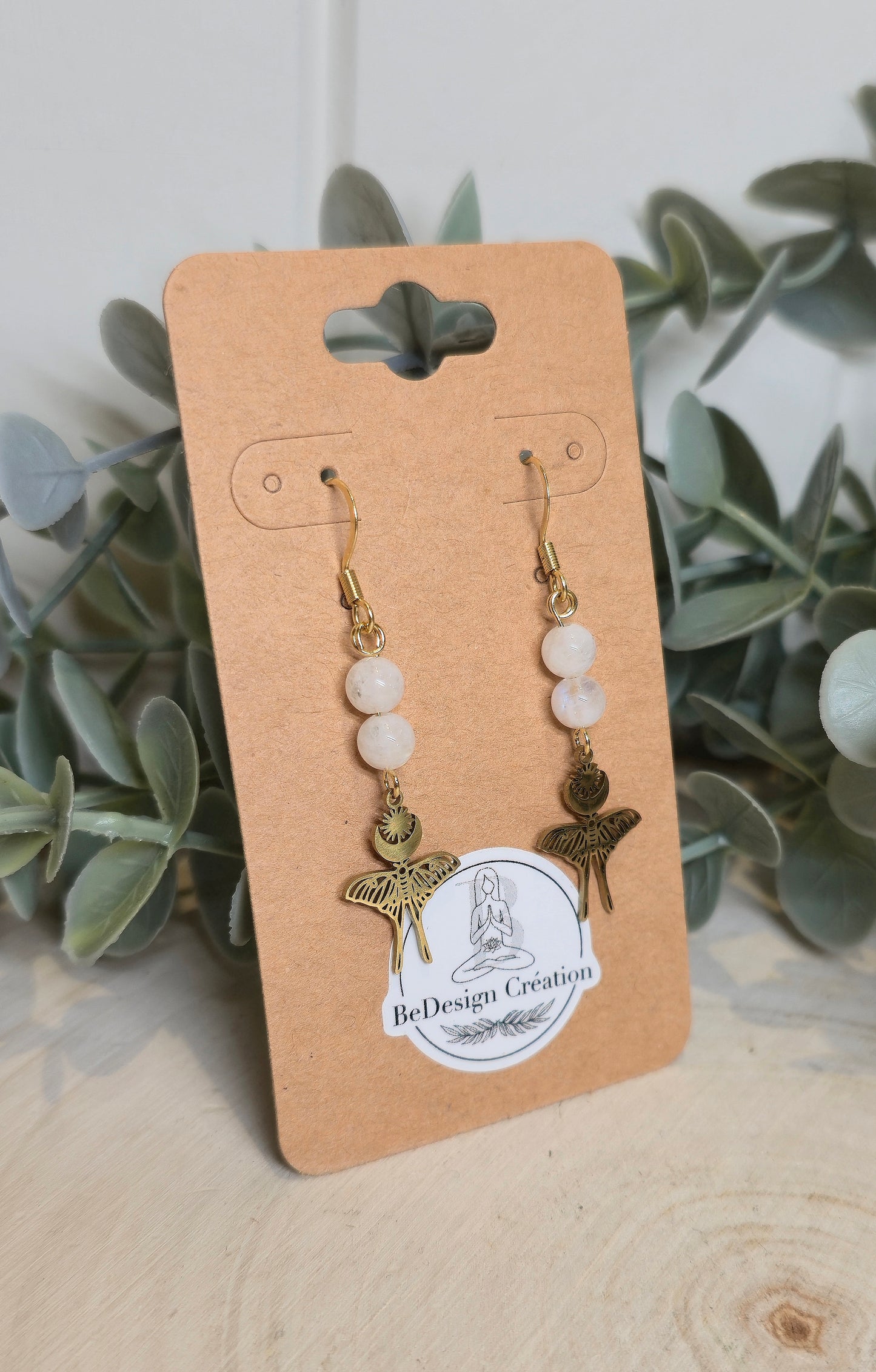 Boucles d’oreilles gold Papillon de nuit Pierre de lune