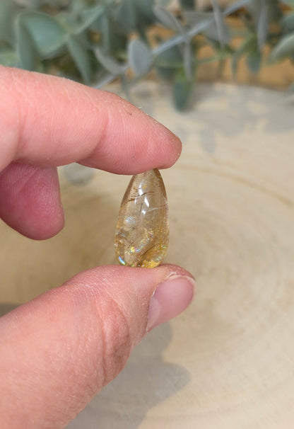 Quartz rutilé en goutte