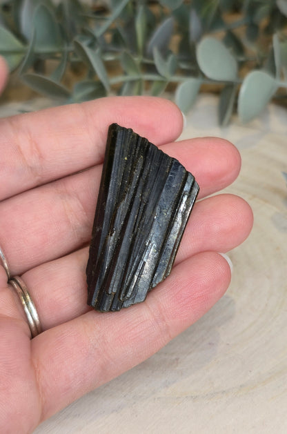 Tourmaline verte brute