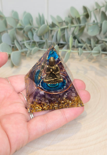 Pyramide Orgonite avec pierres - Améthyste et Bouddha