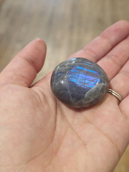 Pierre de paume Labradorite mauve