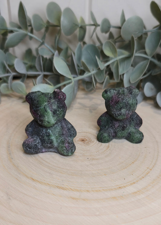 Ourson en Rubis Zoïsite