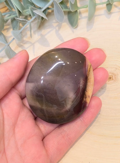 Pierre de paume en Jaspe Mookaïte