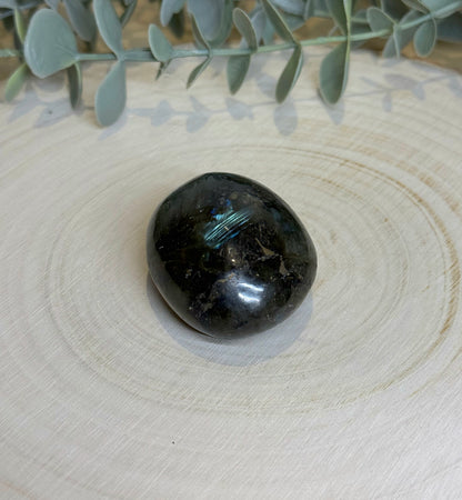Pierre de paume en Labradorite